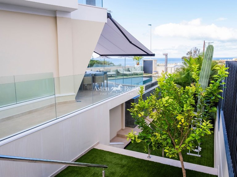 Villa for Sale in Torviscas Alto, Tenerife 30