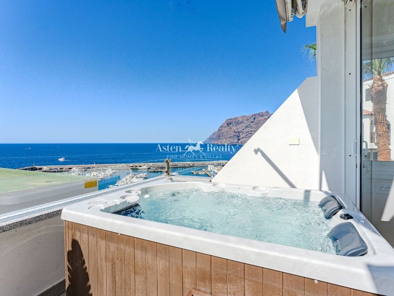 Apartment for Sale in Acantilados De Los Gigantes, Tenerife 2