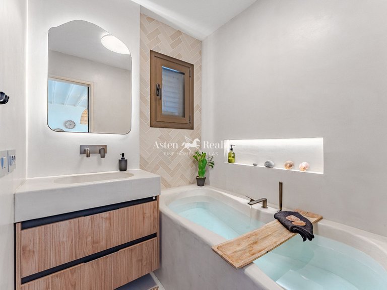 Apartment for Sale in Acantilados De Los Gigantes, Tenerife 14