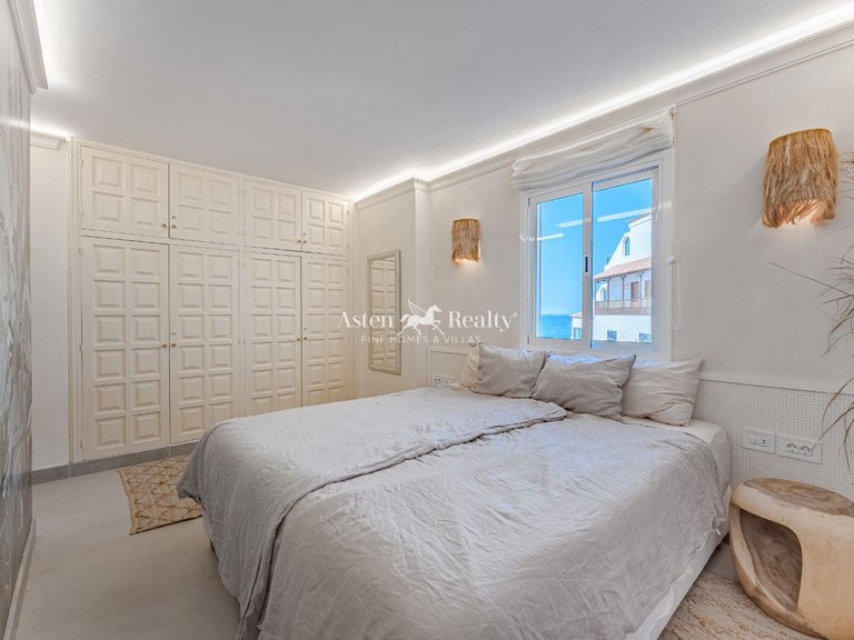Apartment for Sale in Acantilados De Los Gigantes, Tenerife 16