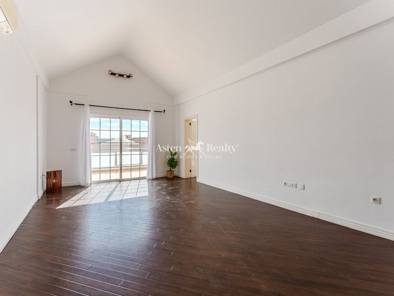 Penthouse for Sale in Torviscas Bajo, Tenerife 10