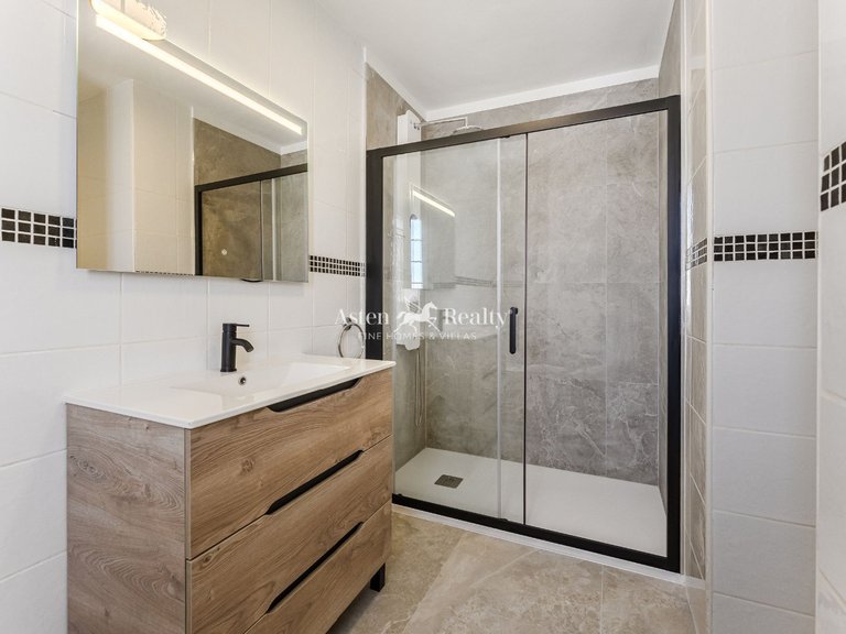 Penthouse for Sale in Torviscas Bajo, Tenerife 16