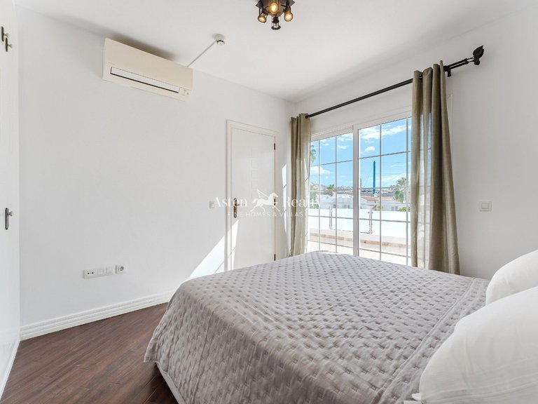Penthouse for Sale in Torviscas Bajo, Tenerife 17