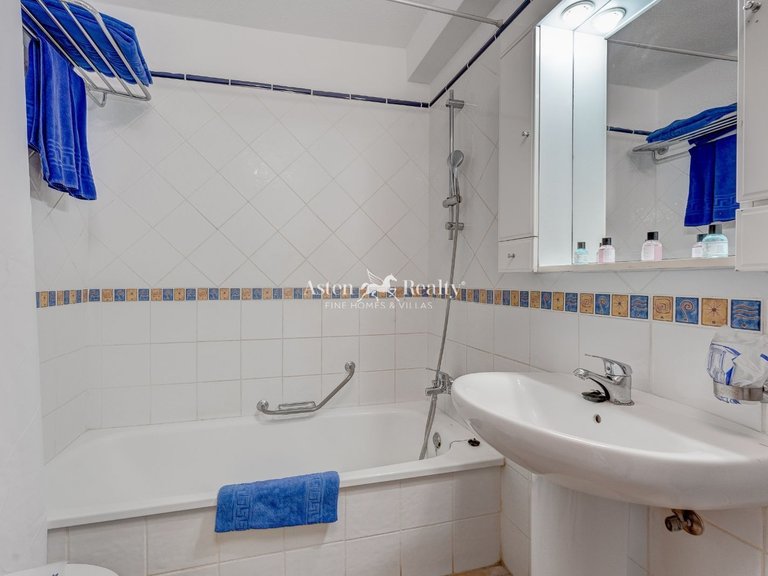Apartment for Sale in Los Cristianos, Tenerife 16