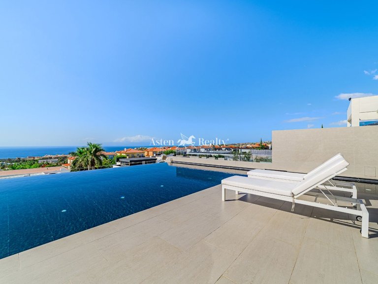 Villa for Sale in Torviscas Alto, Tenerife 5