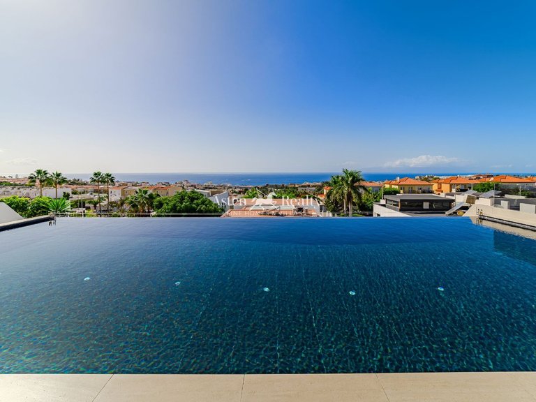 Villa for Sale in Torviscas Alto, Tenerife 6