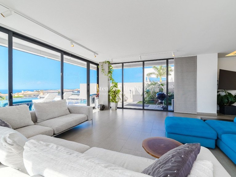 Villa for Sale in Torviscas Alto, Tenerife 13