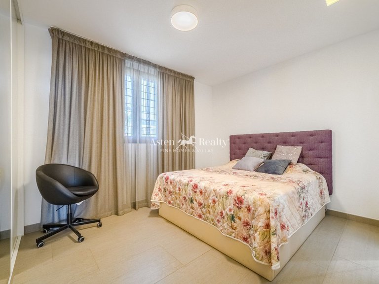 Villa for Sale in Torviscas Alto, Tenerife 28