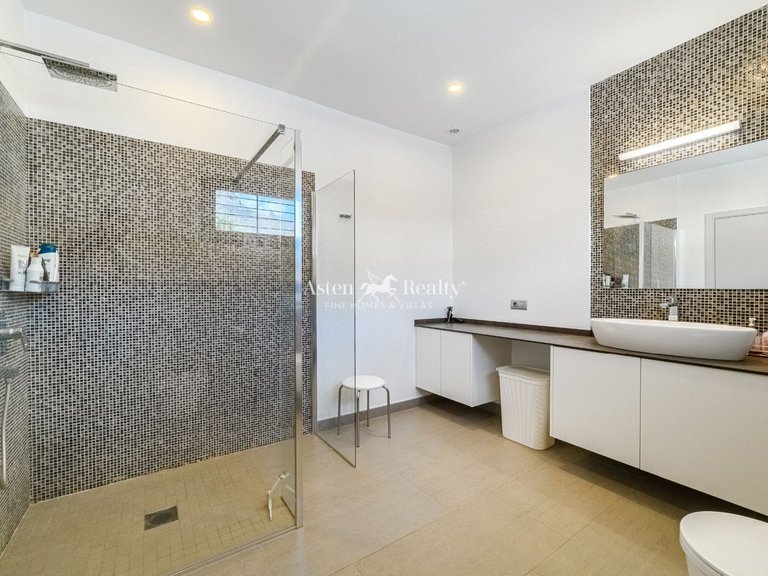 Villa for Sale in Torviscas Alto, Tenerife 37