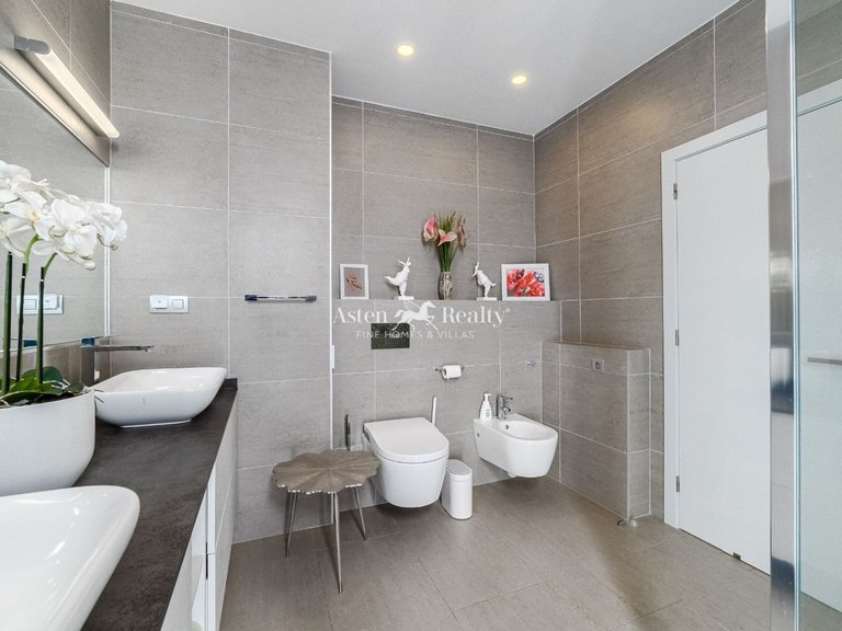 Villa for Sale in Torviscas Alto, Tenerife 43