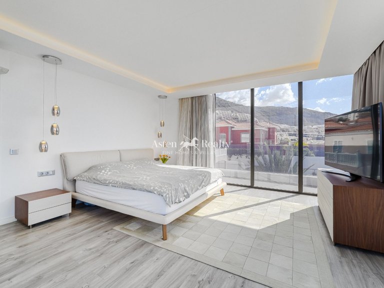 Villa for Sale in Torviscas Alto, Tenerife 44