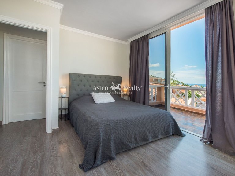 Town House for Sale in San Eugenio Alto, Tenerife 13