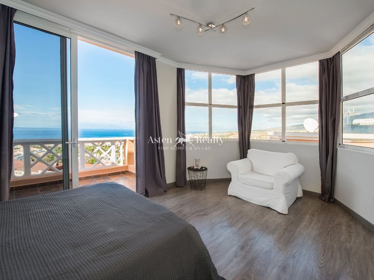 Town House for Sale in San Eugenio Alto, Tenerife 14