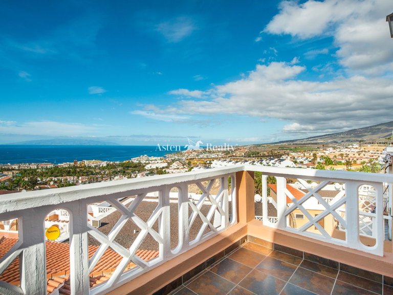 Town House for Sale in San Eugenio Alto, Tenerife 1