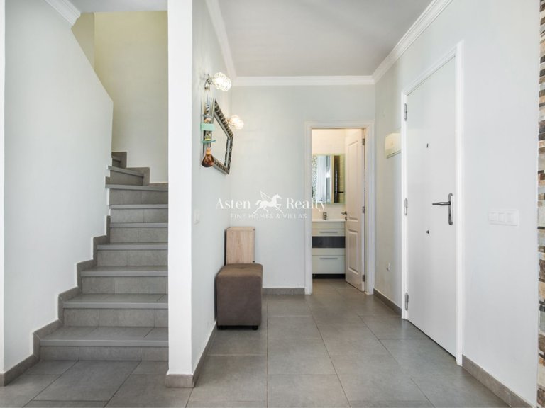 Town House for Sale in San Eugenio Alto, Tenerife 2