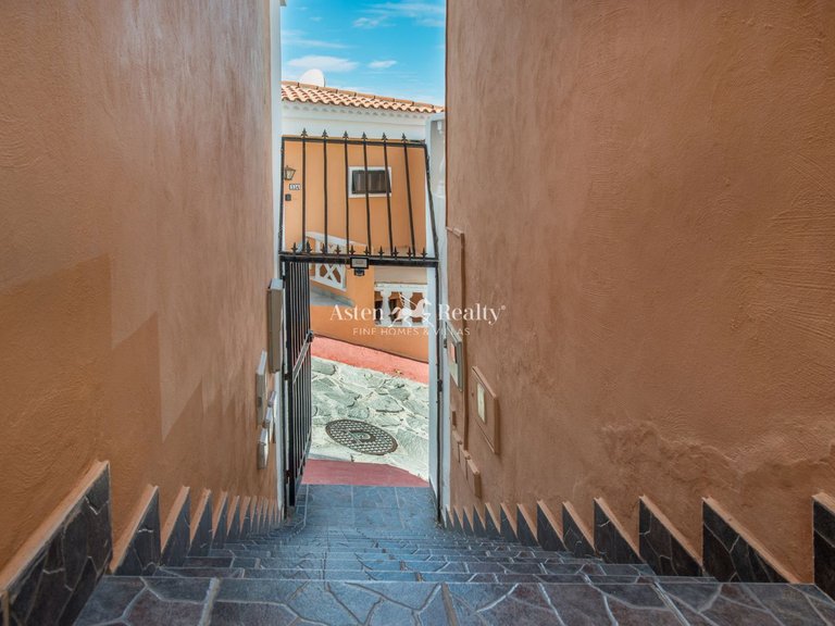 Town House for Sale in San Eugenio Alto, Tenerife 21