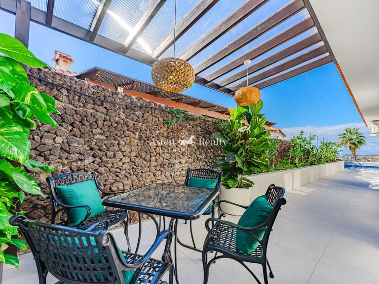 Villa for Sale in San Eugenio Alto, Tenerife 8