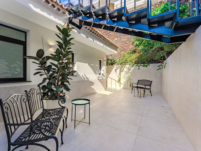 Villa for Sale in San Eugenio Alto, Tenerife 9