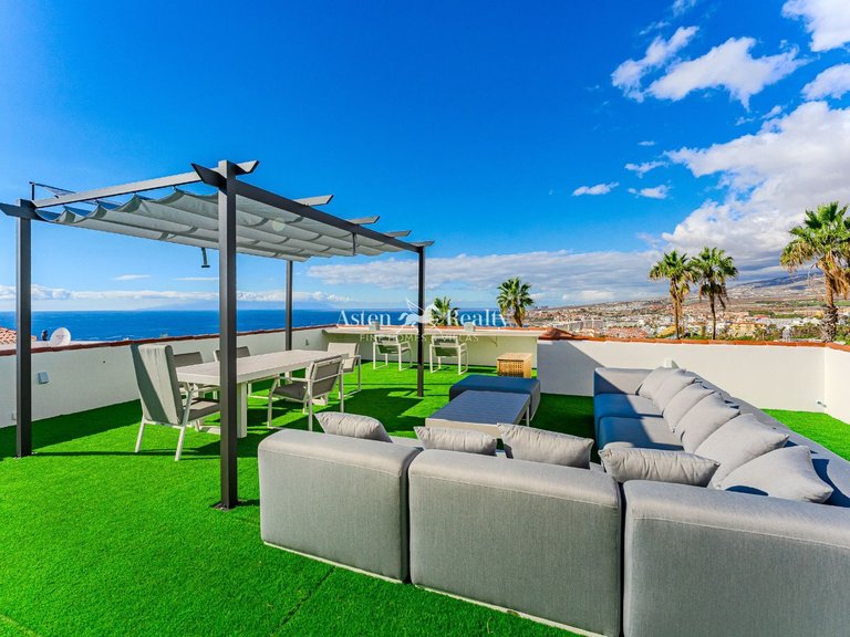 Villa for Sale in San Eugenio Alto, Tenerife 10