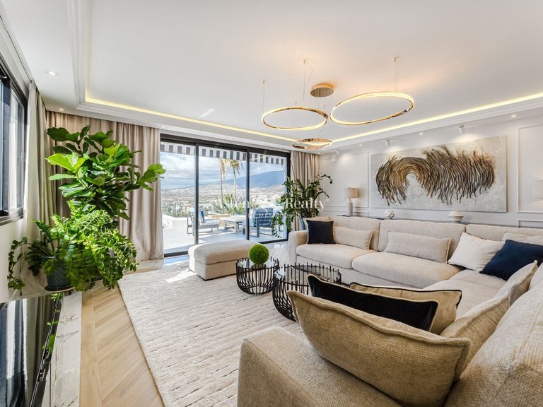 Villa for Sale in San Eugenio Alto, Tenerife 15