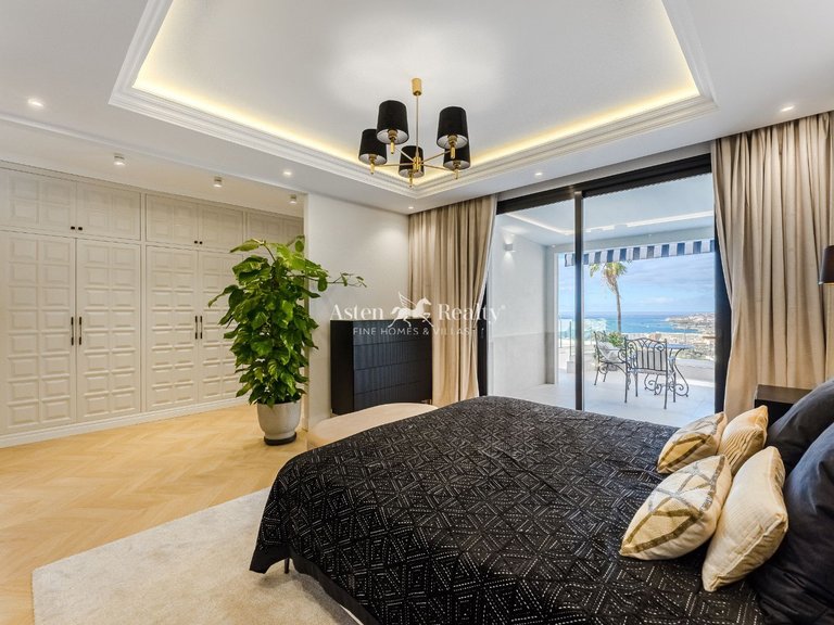 Villa for Sale in San Eugenio Alto, Tenerife 19