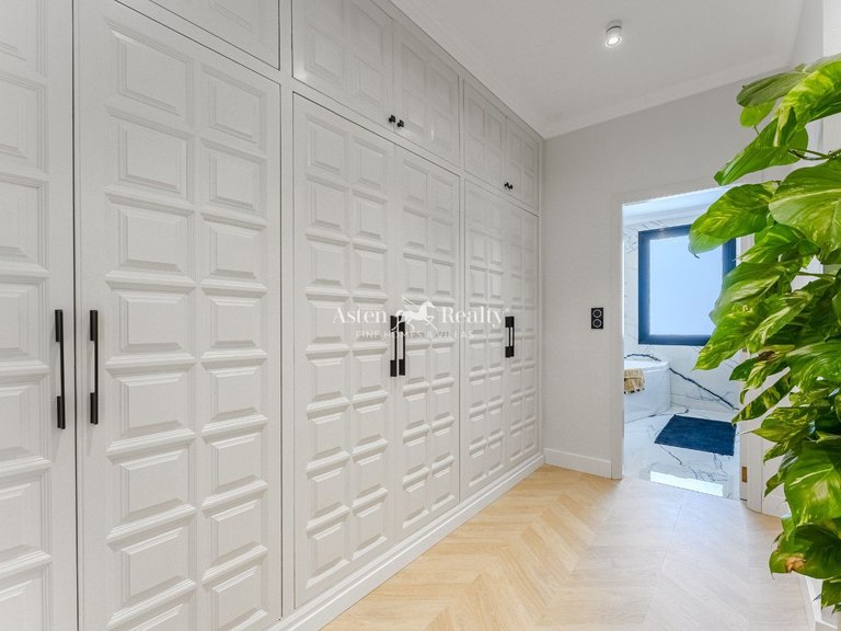 Villa for Sale in San Eugenio Alto, Tenerife 20