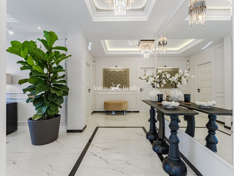 Villa for Sale in San Eugenio Alto, Tenerife 33
