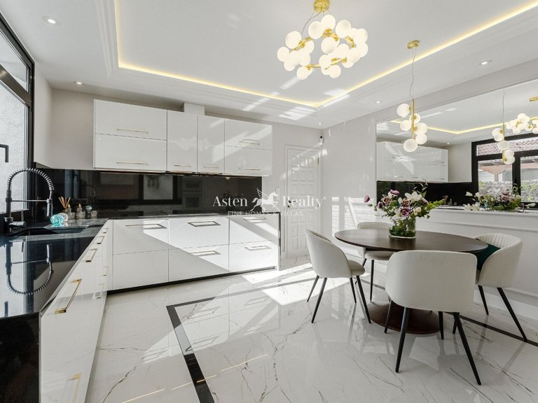 Villa for Sale in San Eugenio Alto, Tenerife 34