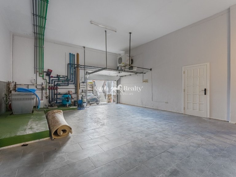 Villa for Sale in San Eugenio Alto, Tenerife 40