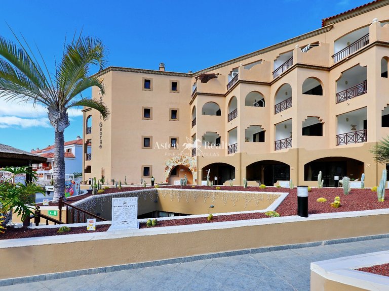 Apartment for Sale in Playa De Los Cristianos, Tenerife 16