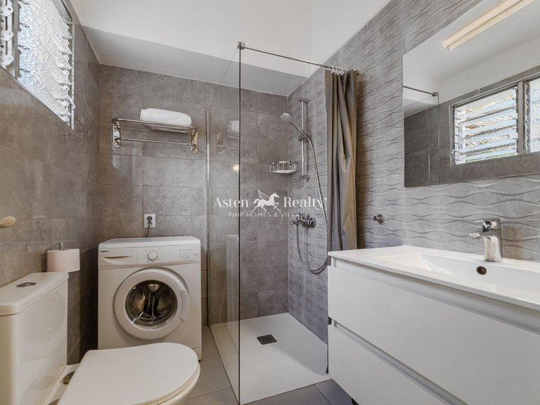 Apartment for Sale in Playa De Las Américas, Tenerife 11