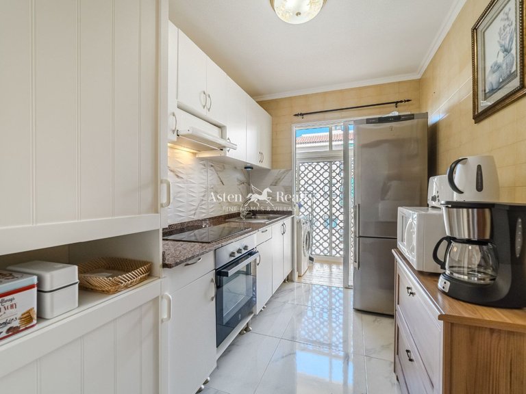 Apartment for Sale in Playa De Los Cristianos, Tenerife 8