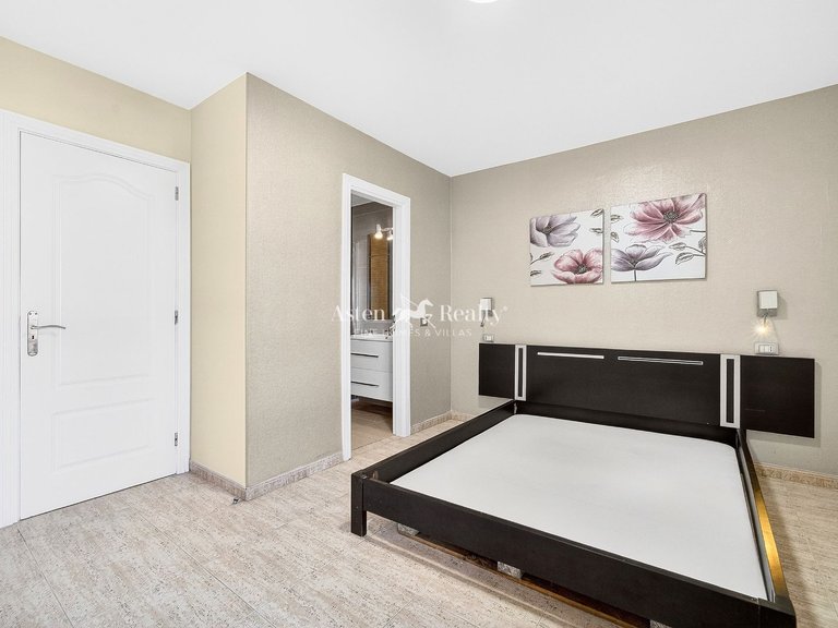 Town House for Sale in Torviscas Bajo, Tenerife 13