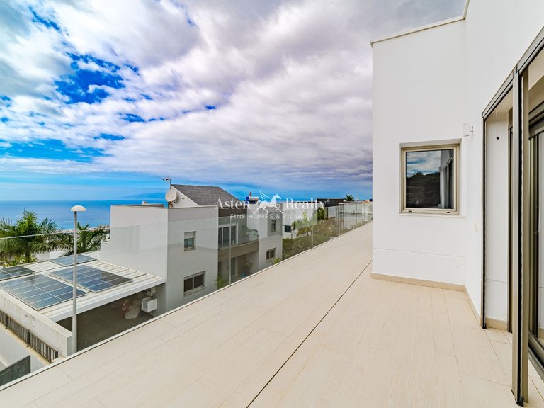 Villa for Sale in Torviscas Alto, Tenerife 17