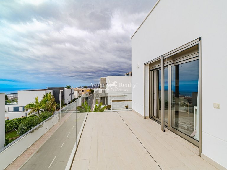 Villa for Sale in Torviscas Alto, Tenerife 18