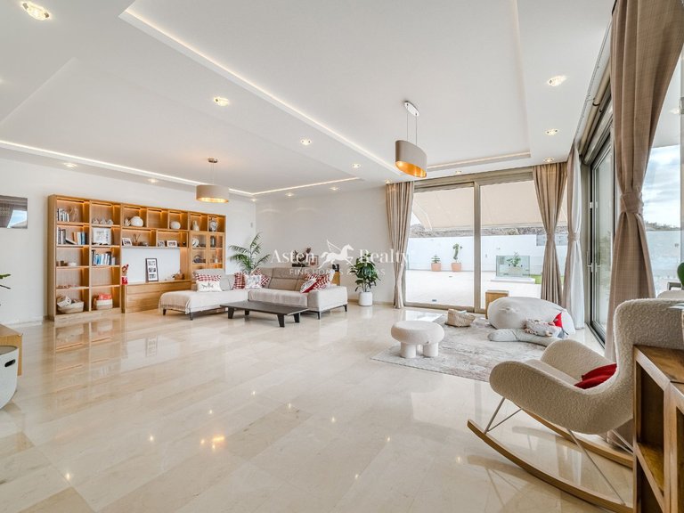 Villa for Sale in Torviscas Alto, Tenerife 5