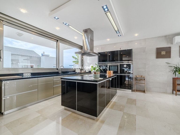 Villa for Sale in Torviscas Alto, Tenerife 6