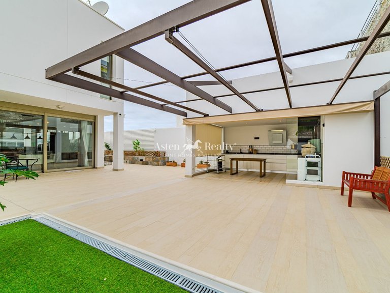 Villa for Sale in Torviscas Alto, Tenerife 10