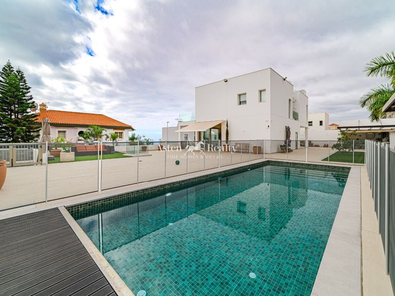 Villa for Sale in Torviscas Alto, Tenerife 37