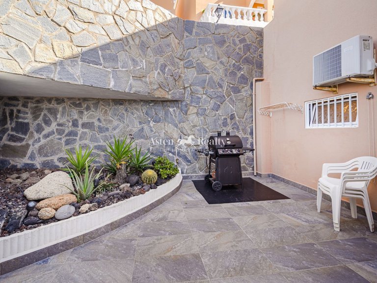 Town House for Sale in San Eugenio Alto, Tenerife 25