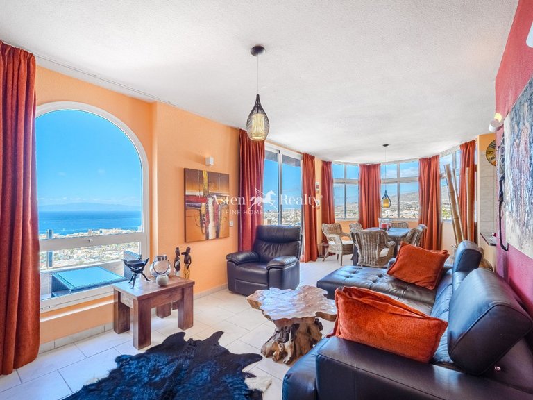 Town House for Sale in San Eugenio Alto, Tenerife 1