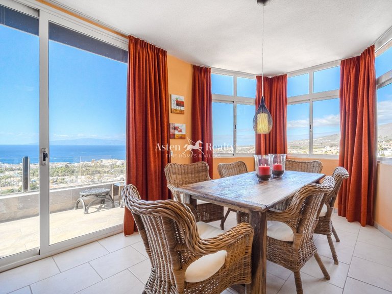 Town House for Sale in San Eugenio Alto, Tenerife 4