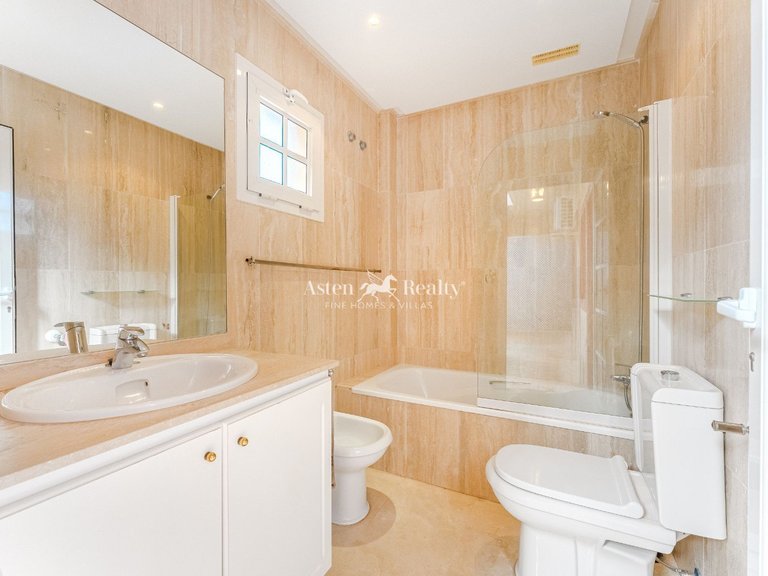 Penthouse for Sale in Playa Del Duque, Tenerife 9