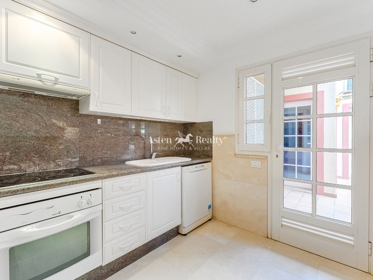 Penthouse for Sale in Playa Del Duque, Tenerife 6