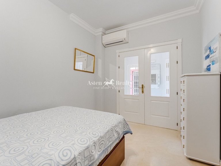 Penthouse for Sale in Playa Del Duque, Tenerife 10
