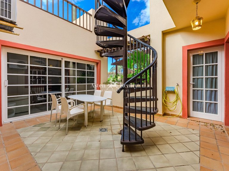 Penthouse for Sale in Playa Del Duque, Tenerife 3
