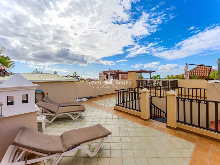Penthouse for Sale in Playa Del Duque, Tenerife 1
