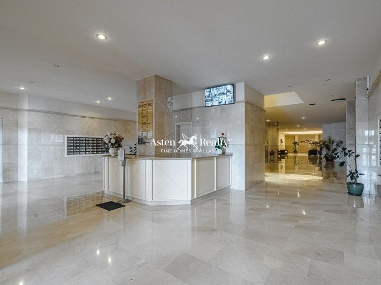 Penthouse for Sale in Playa Del Duque, Tenerife 19