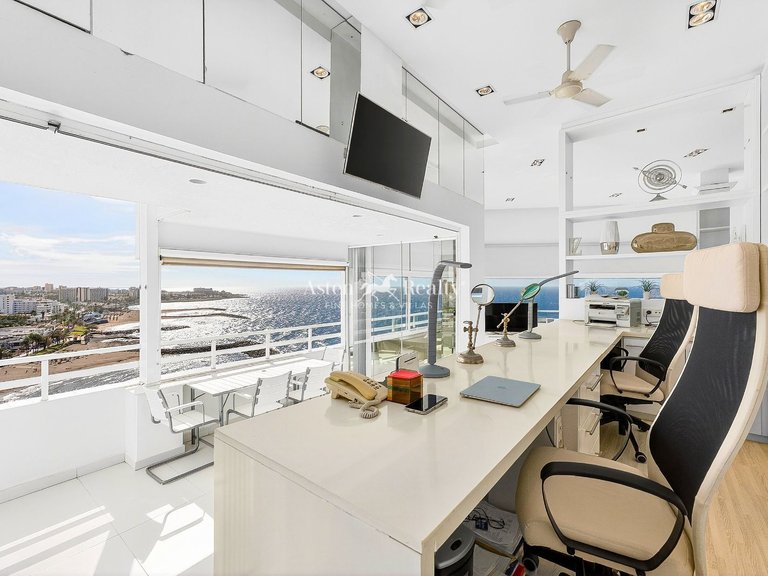 Penthouse for Sale in San Eugenio Bajo, Tenerife 12
