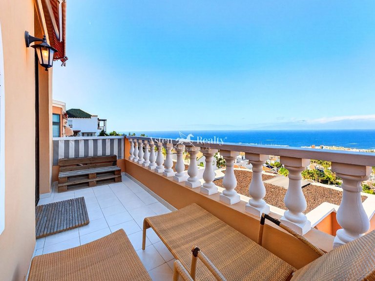 Villa for Sale in San Eugenio Alto, Tenerife 20